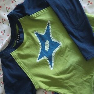 star raglan t-shirt by Motel